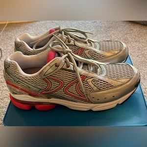 Aetrex women’s sneakers size 9.5 / 10